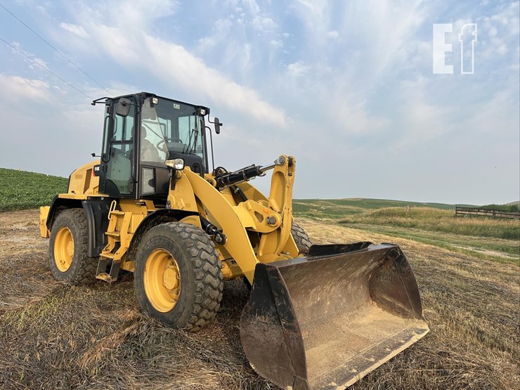2015-caterpillar-910k-image-3