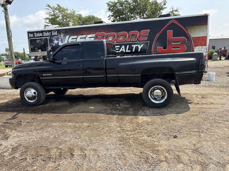 1997-dodge-ram-3500-image-2