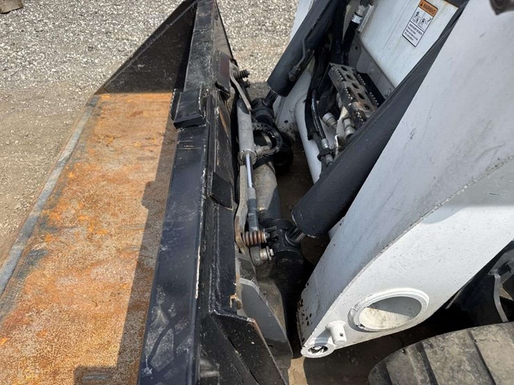 2016-bobcat-t870-image-7