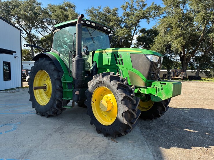 2017-john-deere-6215r-image-2