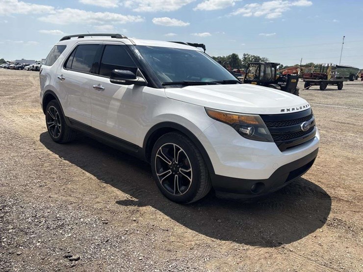 2014-ford-explorer-image-5