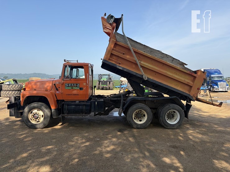 1996-ford-lt9000-image-2