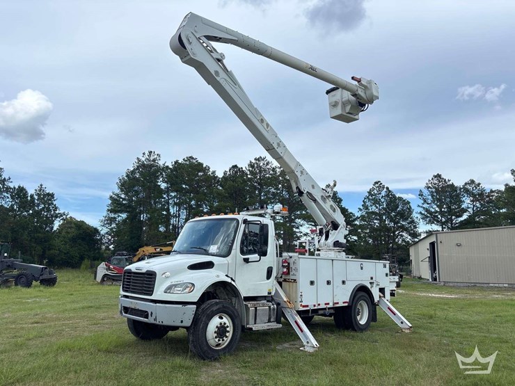 2020-freightliner-m2-106-image-1
