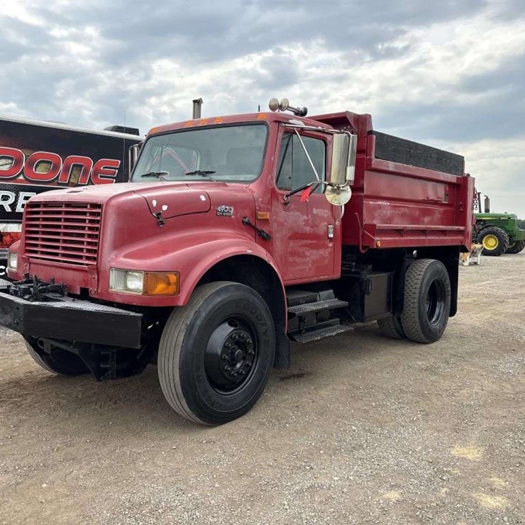 2001 INTERNATIONAL 4900