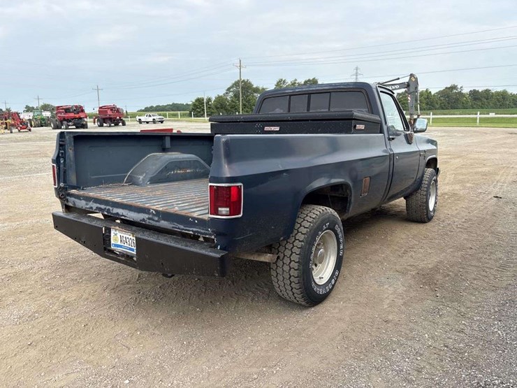 1986-chevrolet-custom-deluxe-20-image-5