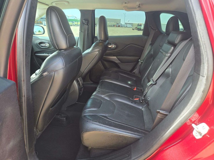 2019-jeep-cherokee-limited-image-6