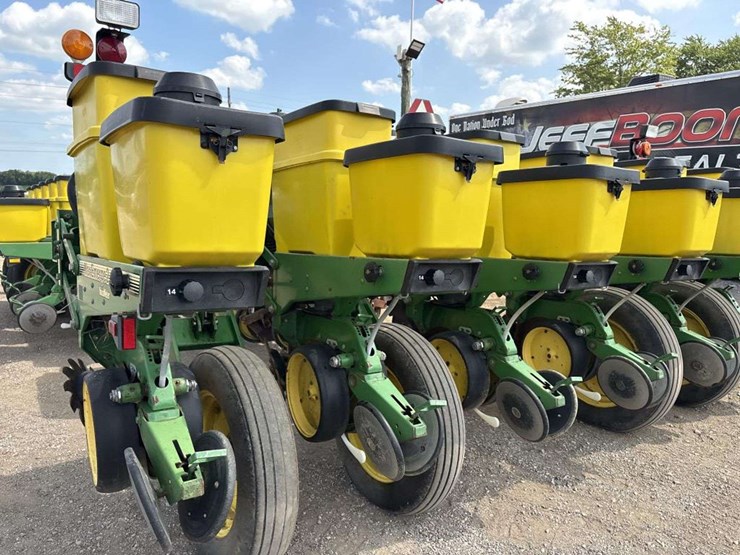 john-deere-7200-image-11