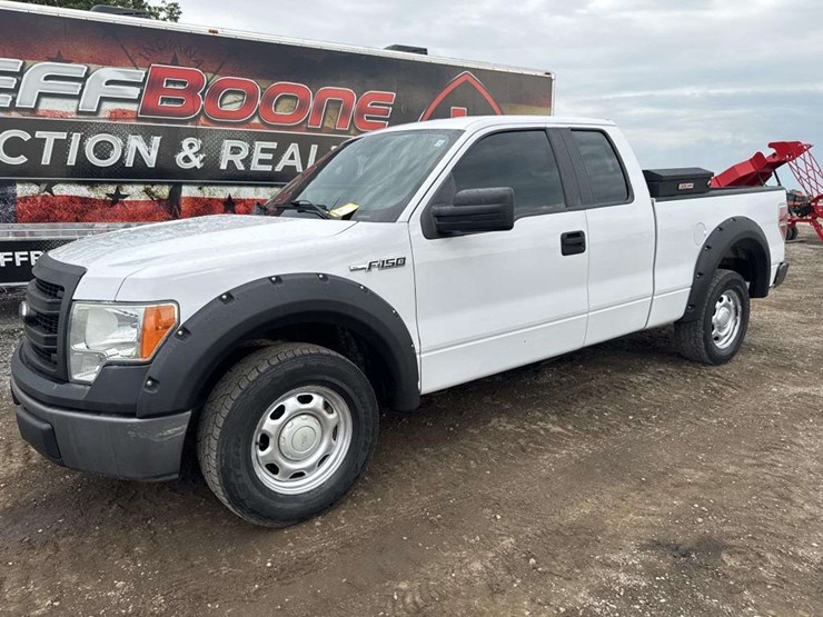 2014-ford-f150-xl-image-1