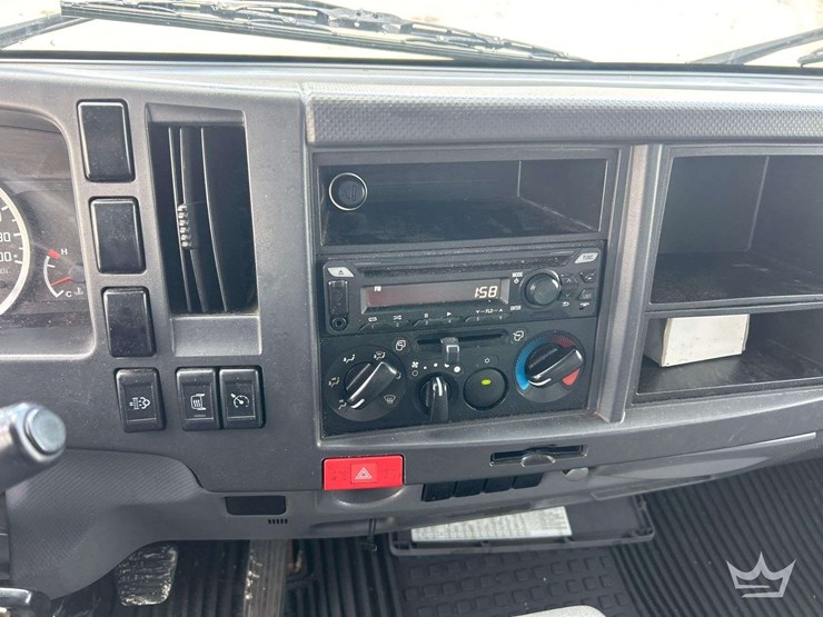 2019-isuzu-nrr-image-20