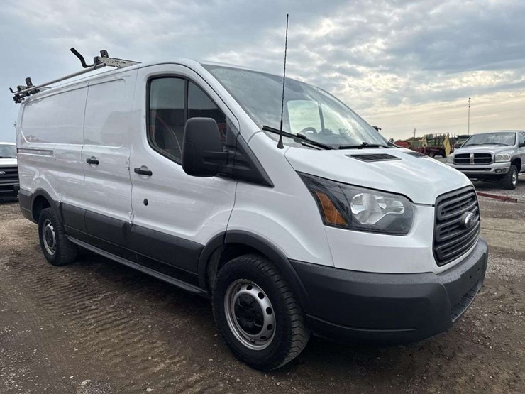2017-ford-transit-image-4