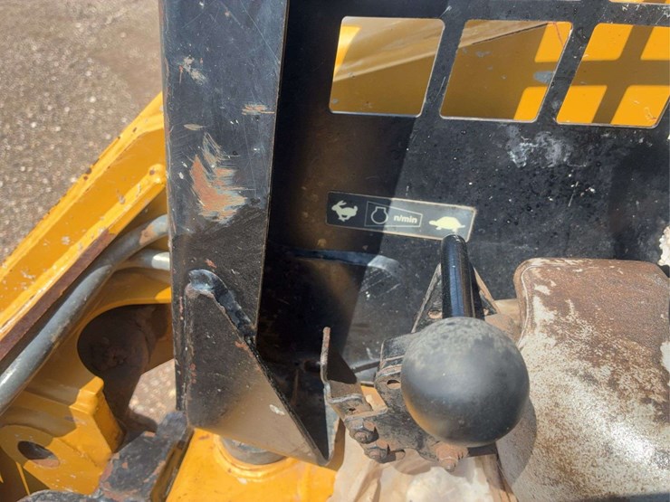 caterpillar-247b-image-21