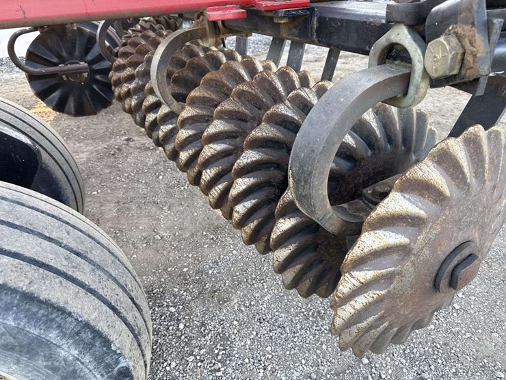 case-ih-330-image-13
