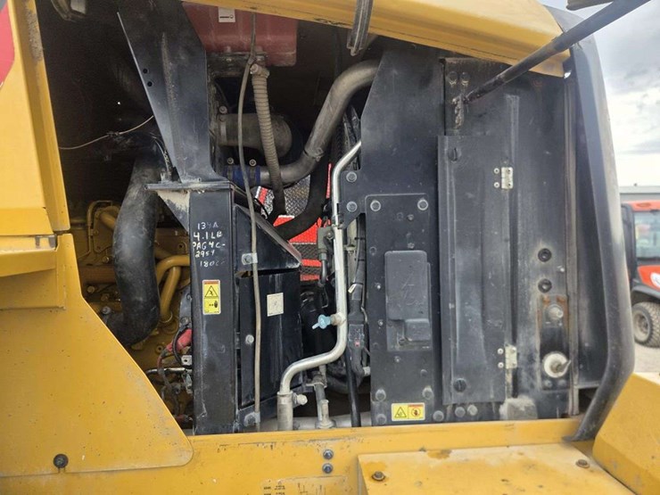 caterpillar-930k-image-13