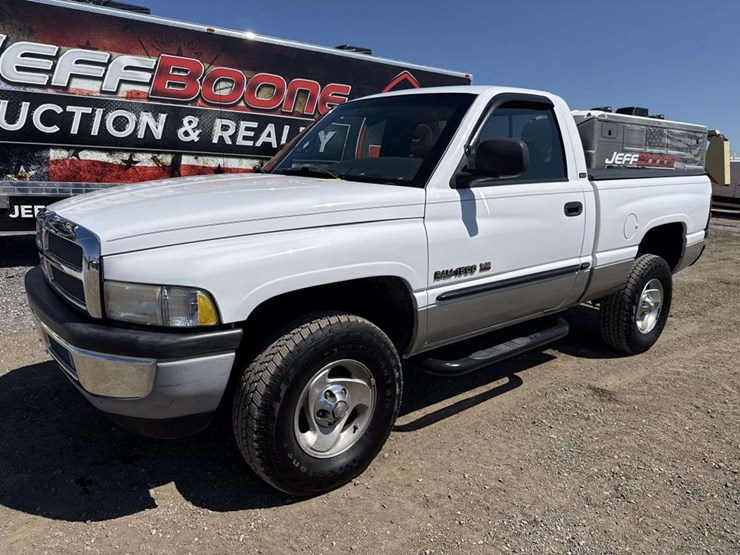 2001-dodge-ram-1500-image-1