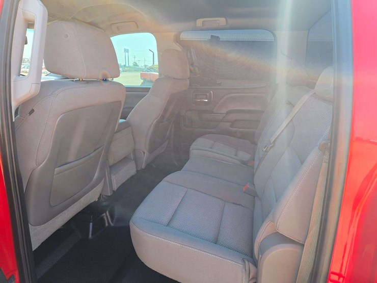 2015-chevrolet-silverado-1500-ls-image-11