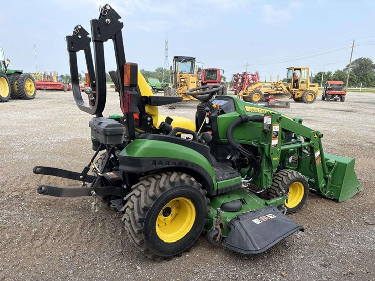 john-deere-1025r-image-5
