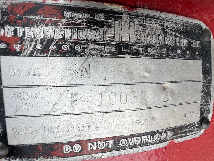1952-farmall-super-m-tractor-image-33