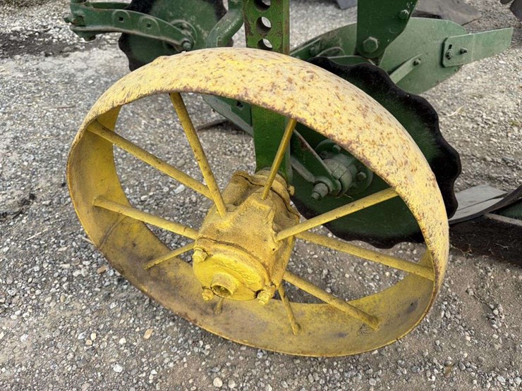 john-deere-813-image-11