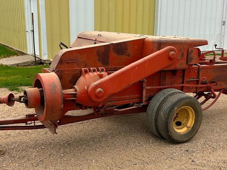 new-holland-282-image-1