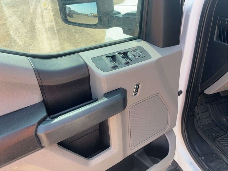 2019-ford-f150-lariat-image-26