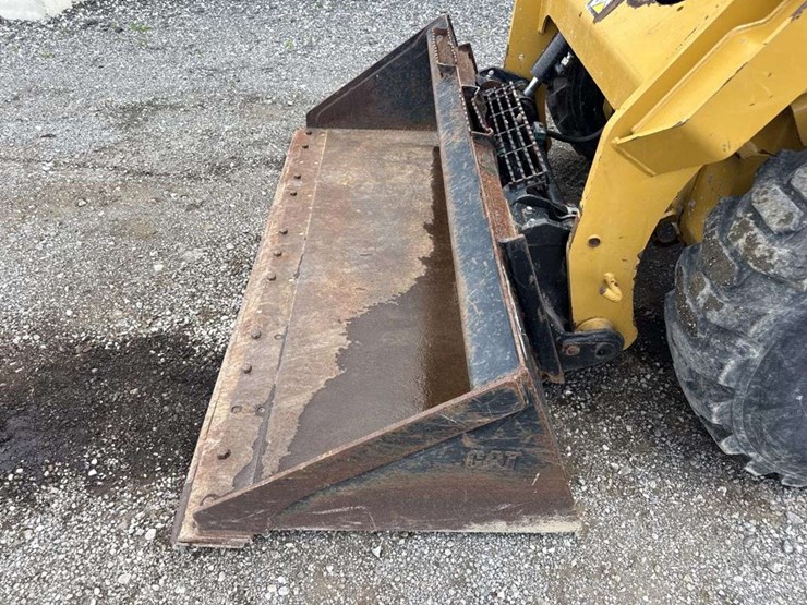 caterpillar-236d-image-8