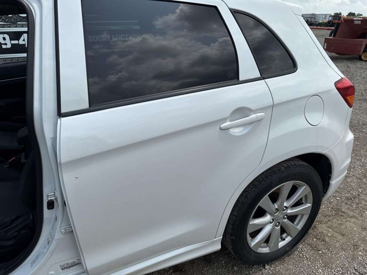 2012-mitsubishi-outlander-image-7