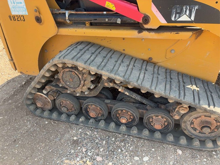 caterpillar-247b-image-10
