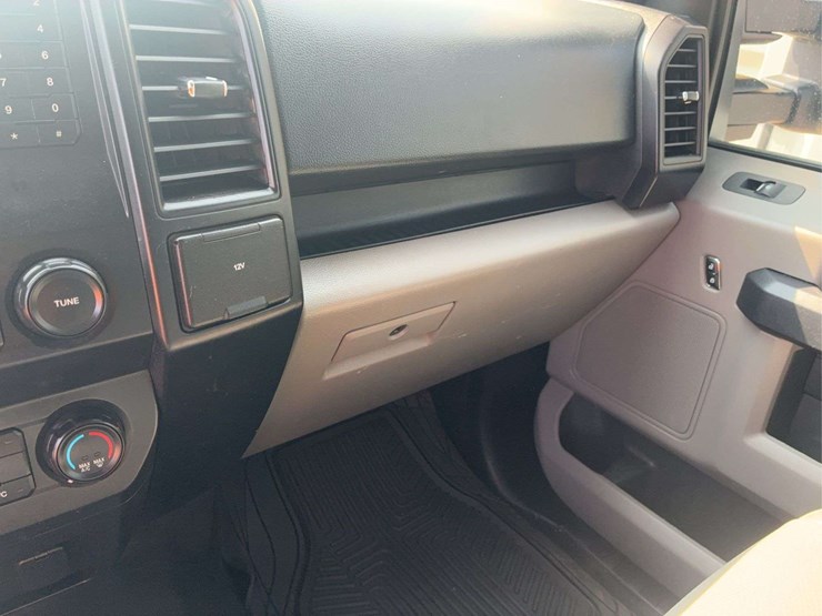 2019-ford-f150-lariat-image-28