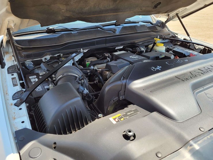 2019-dodge-3500-image-23