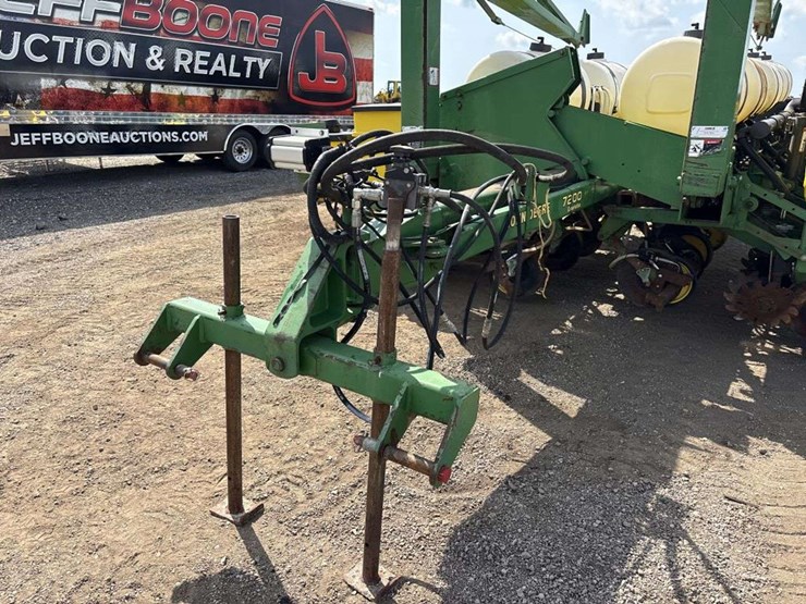 john-deere-7200-image-6