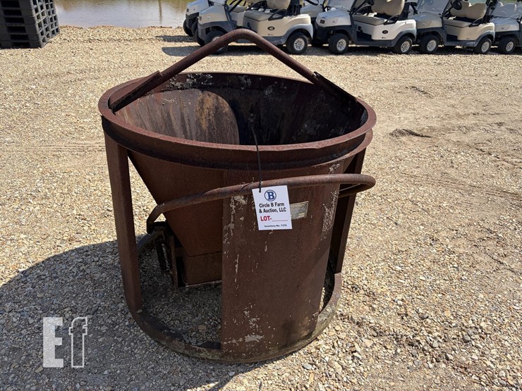gar-bro-equipment-concrete-bucket-image-1