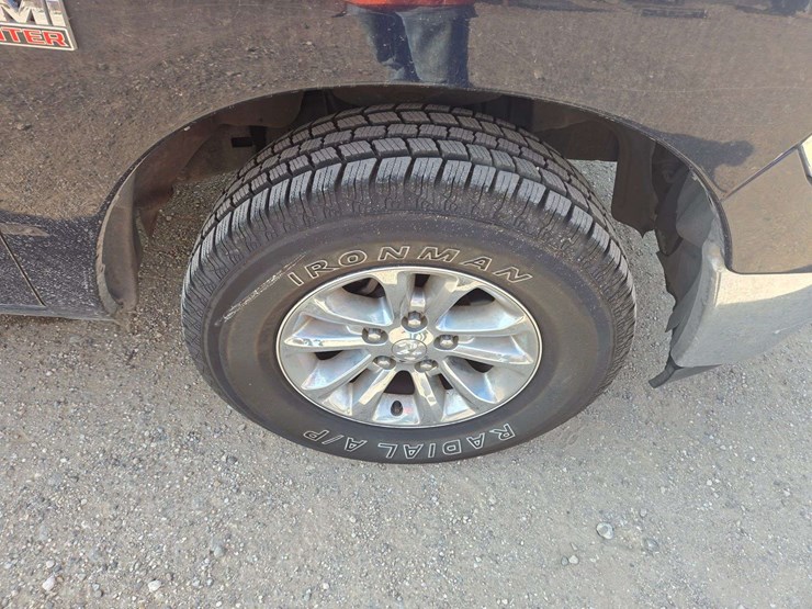 2014-ram-1500-slt-image-8