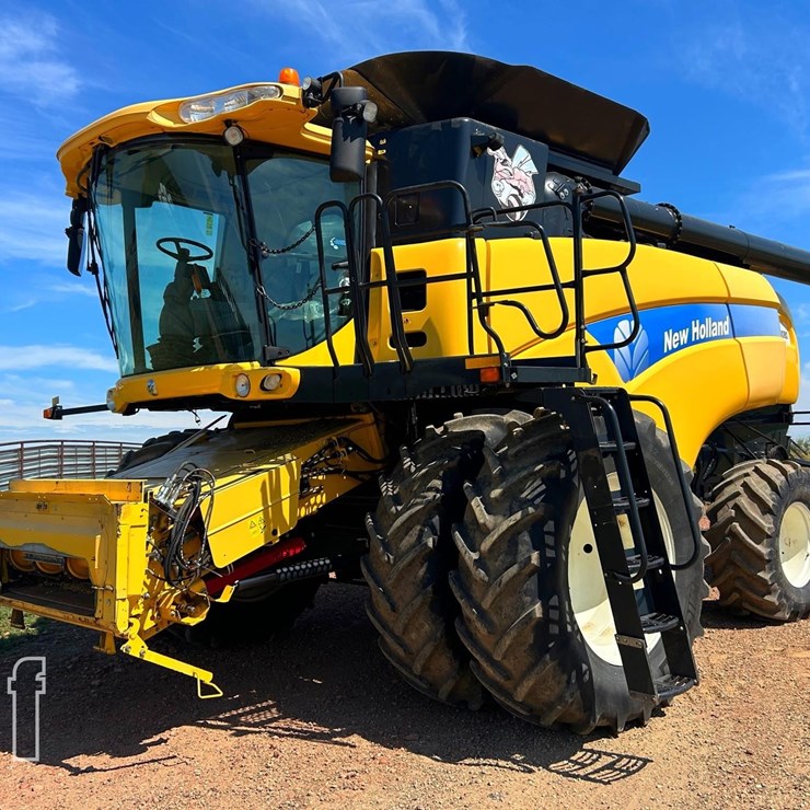 2013 NEW HOLLAND CX8080