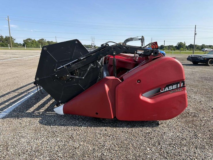 2011-case-ih-3020-image-3