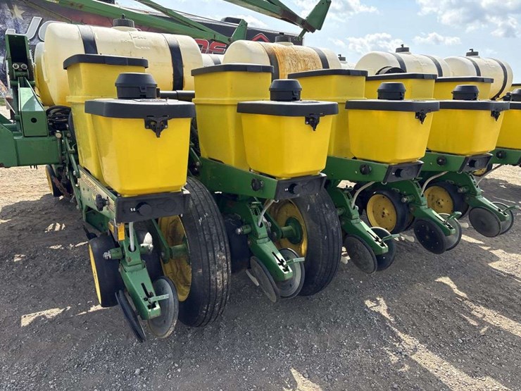 john-deere-7200-image-8