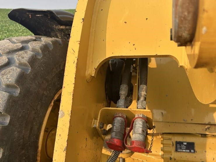 2015-caterpillar-910k-image-15