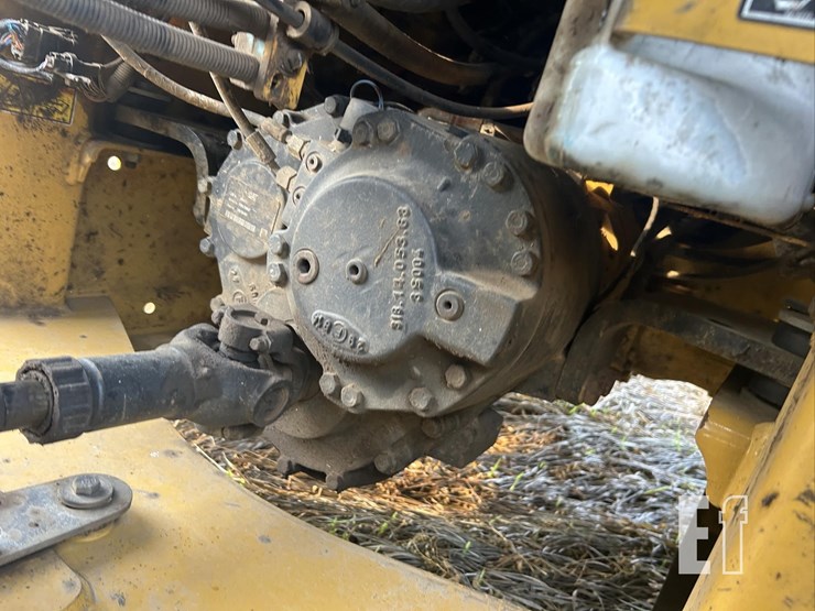 2015-caterpillar-910k-image-23