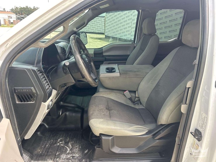 2020-ford-f150-image-16