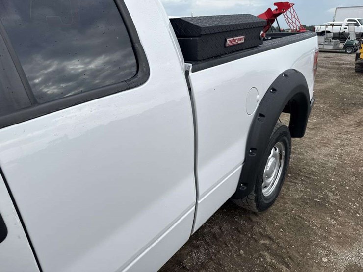 2014-ford-f150-xl-image-8