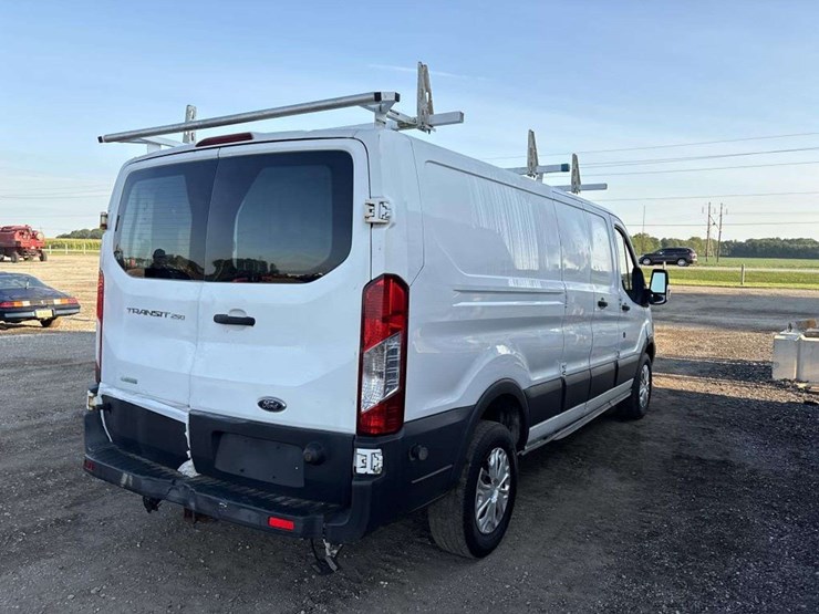 2015-ford-transit-image-4