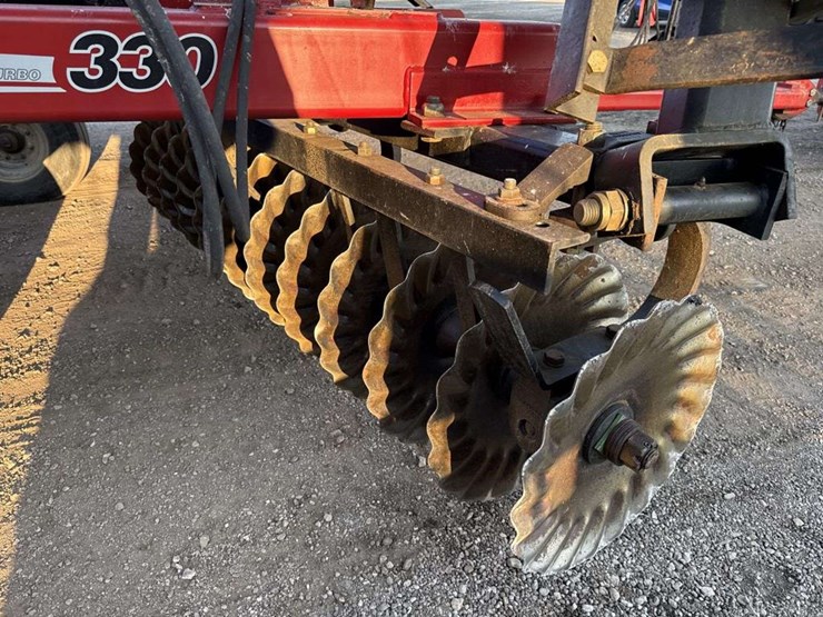 case-ih-330-image-23