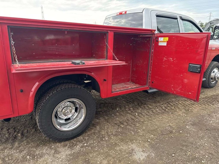 2019-dodge-ram-3500-image-23
