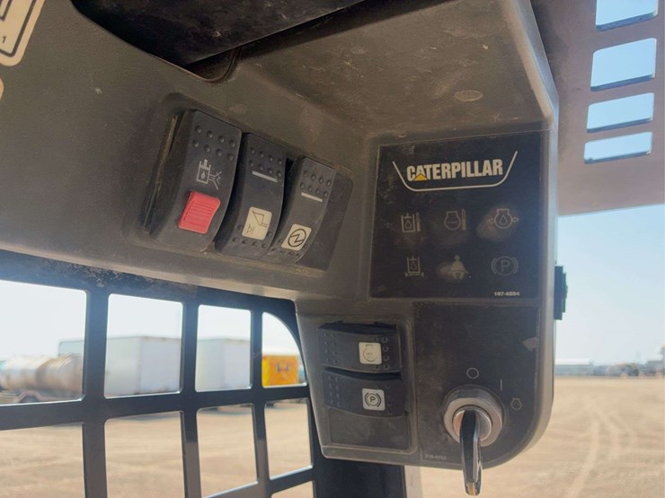 caterpillar-247b-image-15