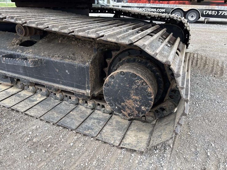 deere-200c-lc-image-15