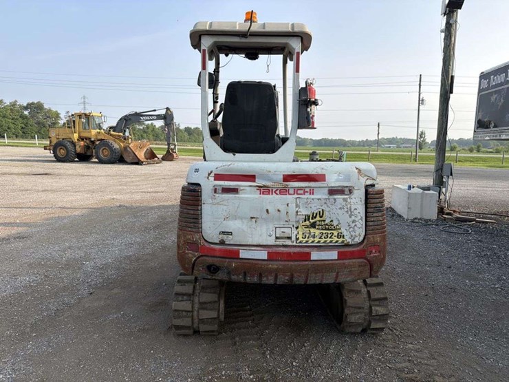 takeuchi-tb135-image-4