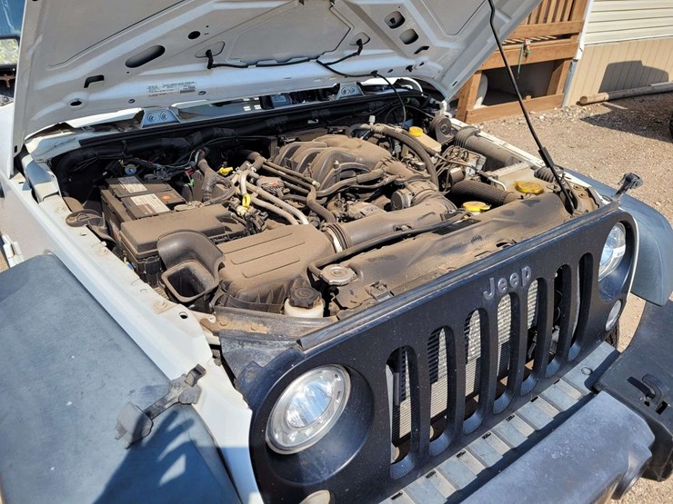 2017-jeep-wrangler-image-21