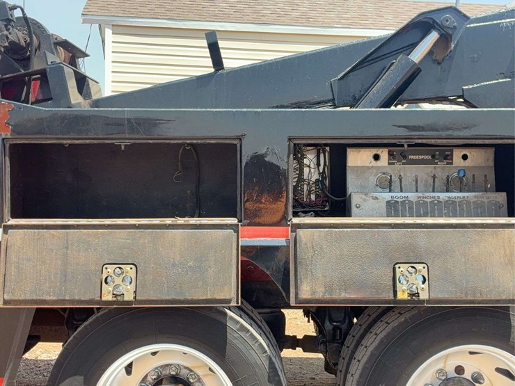 1998-peterbilt-379-image-43