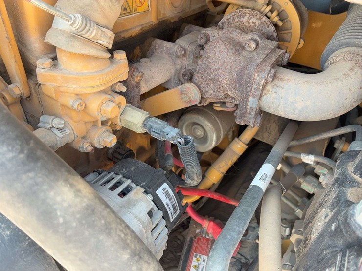 caterpillar-247b-image-28