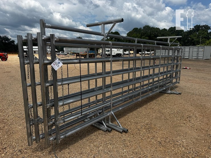 galvanized-free-standing-20'-panels-7479-image-1