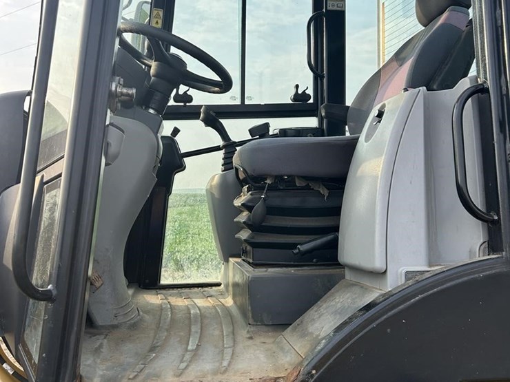 2015-caterpillar-910k-image-58